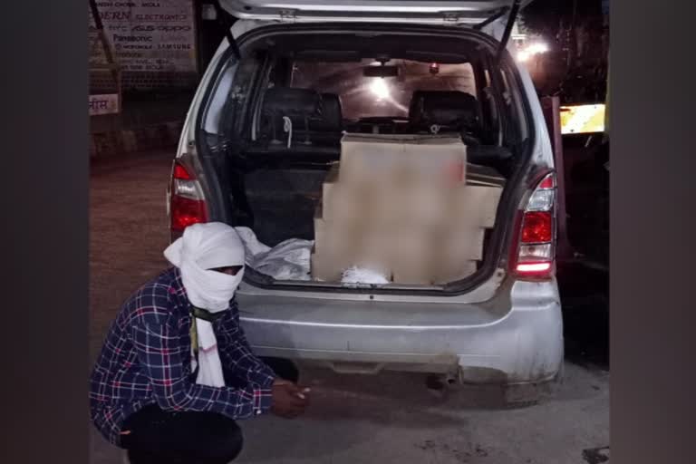 Man arrested for transporting liquor in Akola