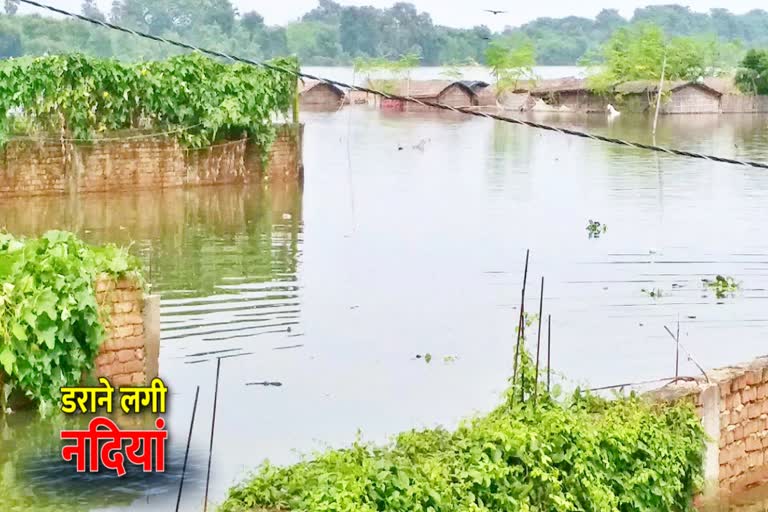 people are in trouble due to flood in samastipur