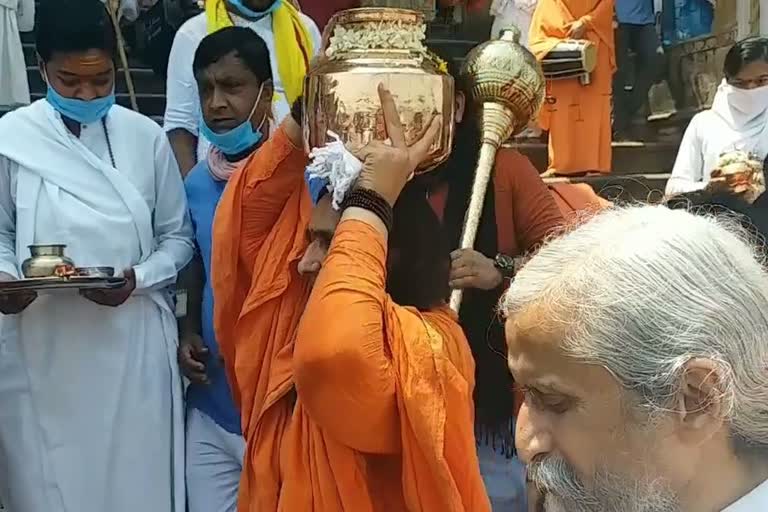 sadhvi rithambara