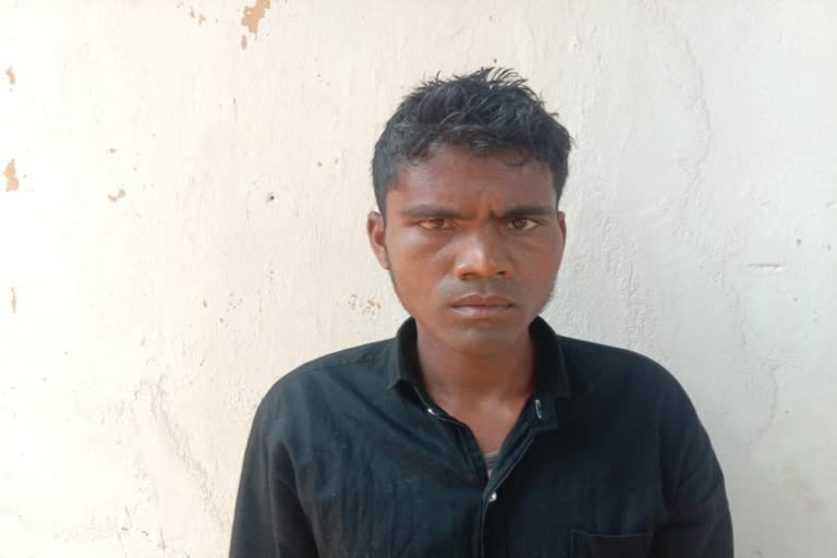 naxalites arrested in Dantewada