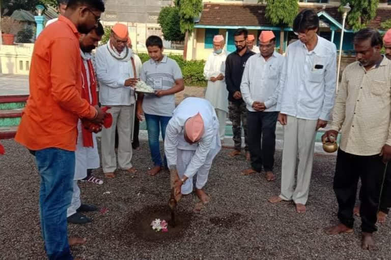 Soil from Gurukunj Ashram of Tukdoji Maharaj In the foundation of Ram temple in Ayodhya