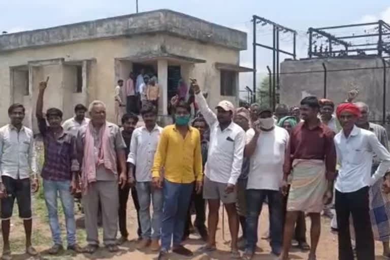 protest-on-electric-sub-station