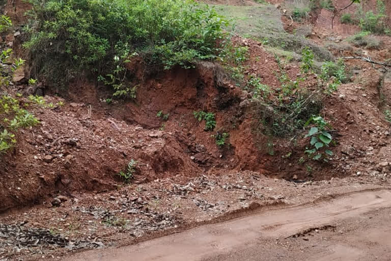 ಪರ್ಯಾಯ ವ್ಯವಸ್ಥೆ ಕಲ್ಪಸುವಂತೆ ಗ್ರಾಮಸ್ಥರ ಮನವಿ