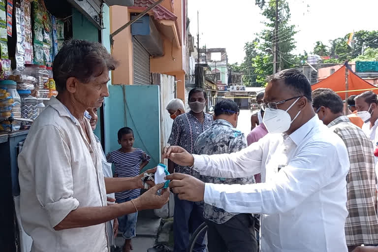 mask distributed in rakhi festival at Raiganj