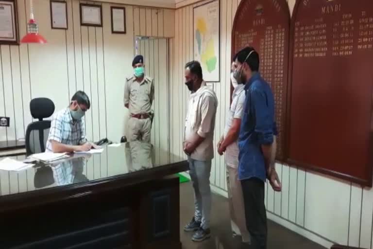 labourers accused KMC company in mandi