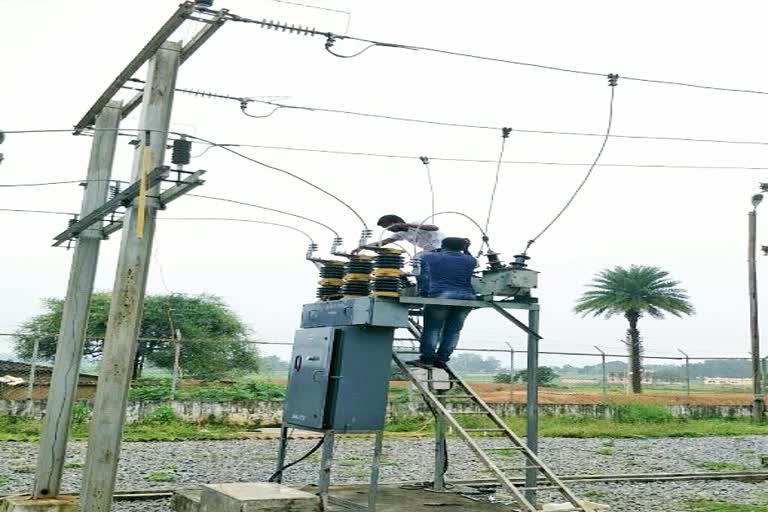 sub-station-operator-dies-due-to-electric-shock-in-jashpur