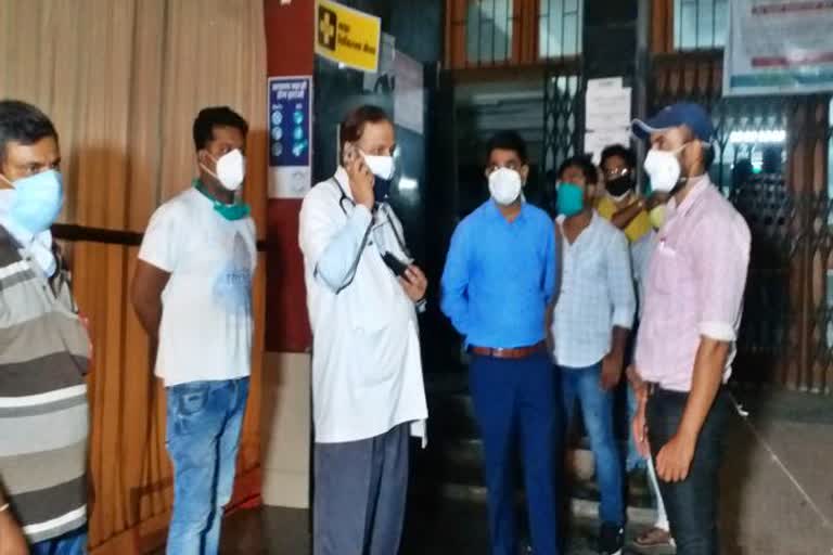 3 policemen suspended in a case of assault between doctor and police in Dhanbad