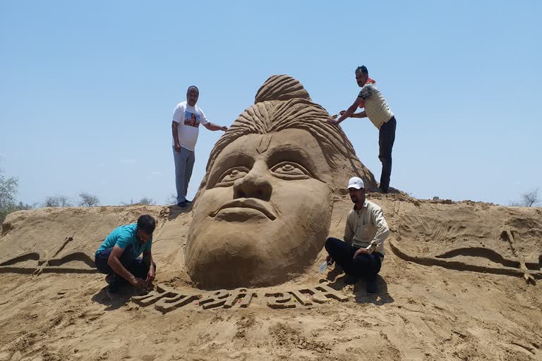 Bikaner sand artist,  अयोध्या भूमि पूजन,  Ram Mandir Bhumi Pujan,  Bhumi Pujan News,   Ayodhya Ram Mandir,   Ayodhya News,  Bikaner news,  rajasthan news,  etvbharat news, बीकानेर में सैंड आर्टिस्ट,  राम मंदिर भूमि पूजन