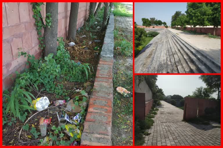 condition of the pond has deteriorated on the Palla-Bakhtawarpur road