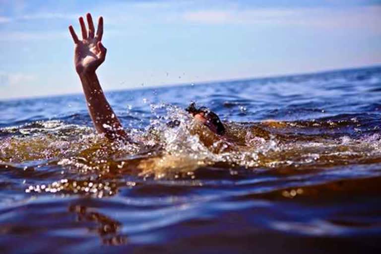 9 YOUTH DROWNED IN RIVER