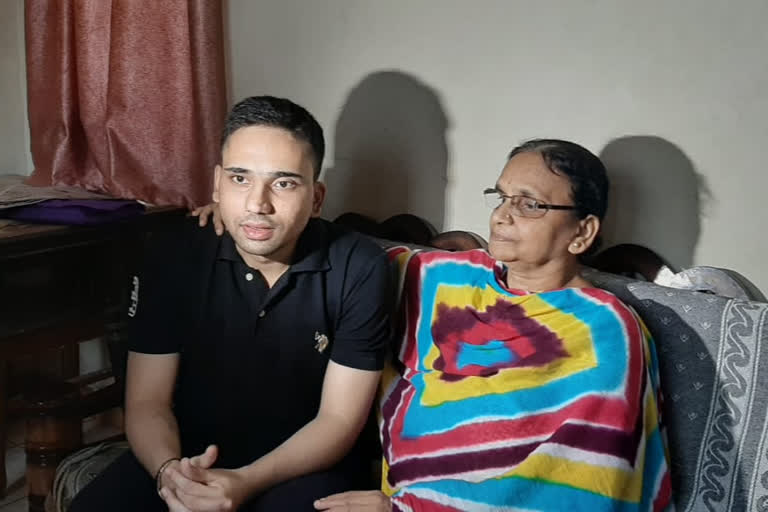 UPSC rank holder Jayant Mankale with his mother