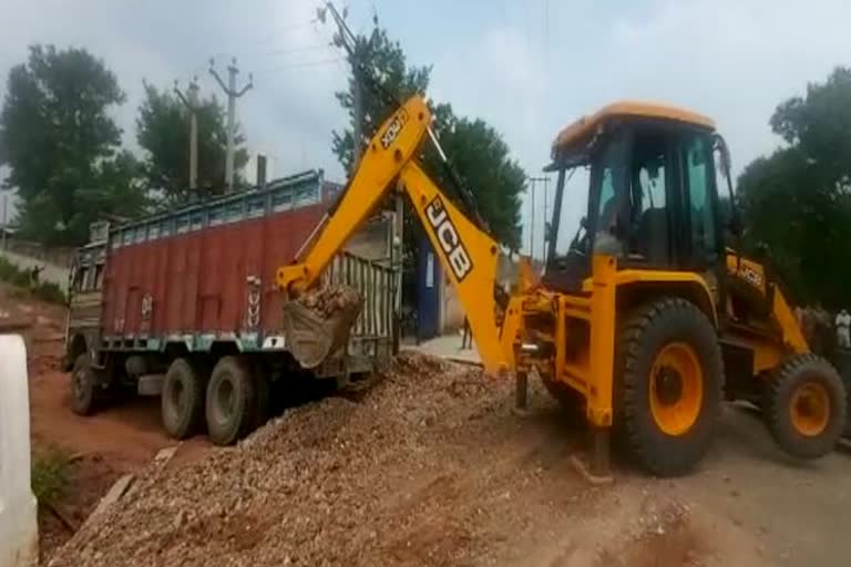 ISINGLASS scrap seized in giridih