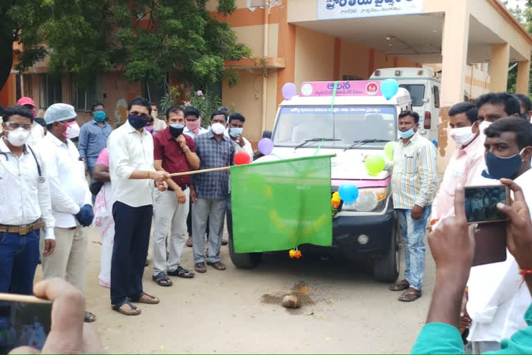 mla Saidi Reddy launched aalana service vehicle at huzurnagar health care centre  suryapet