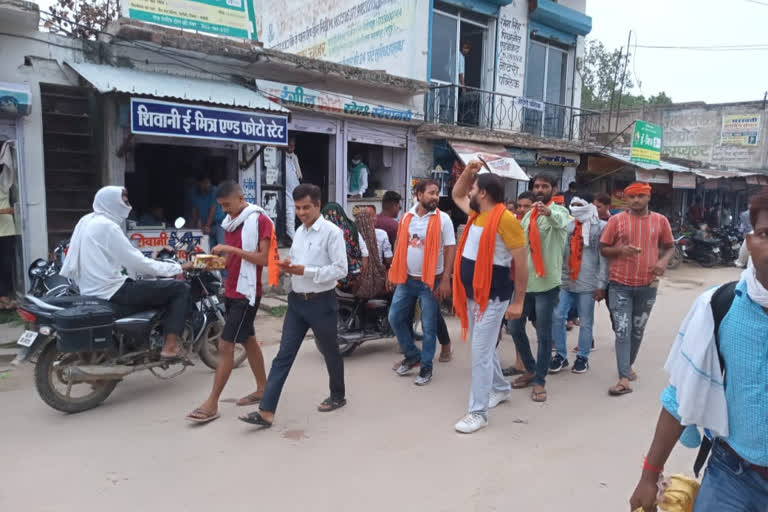 Enthusiasm throughout Karauli, राम भक्तों ने आतिशबाजी कर बांटी मिठाई