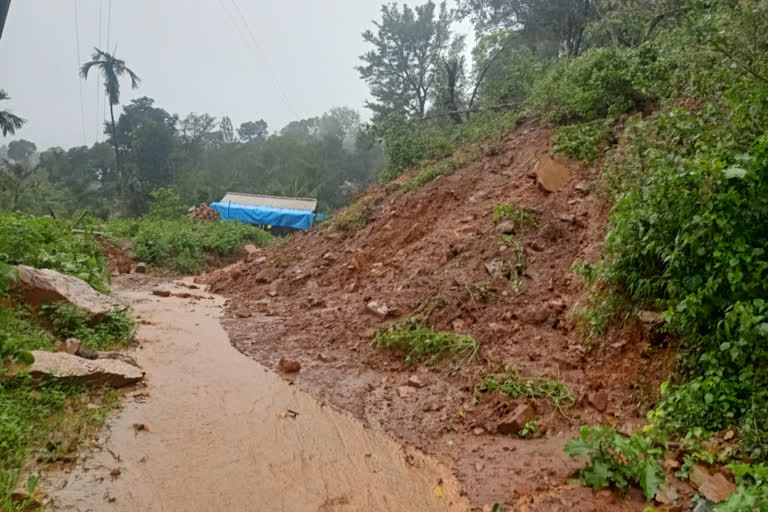 Heavy rain fall in chikkamagaluru