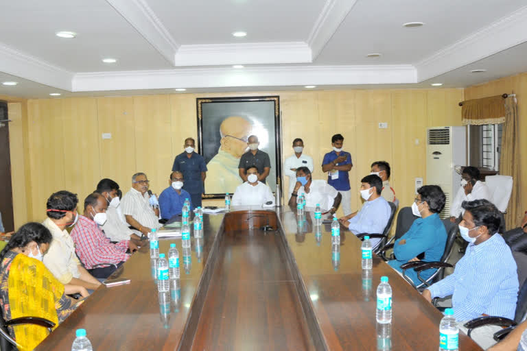 deputy cm amjad basha meeting with private hospitals in kadapa