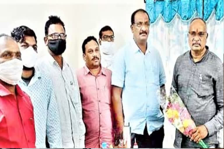 డీపీవోగా బాధ్యతలు స్వీకరించిన శ్రీకాంత్​