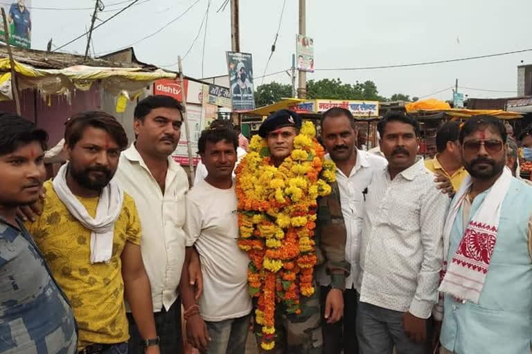 A grand reception in the city on retiring after serving the country for 17 years