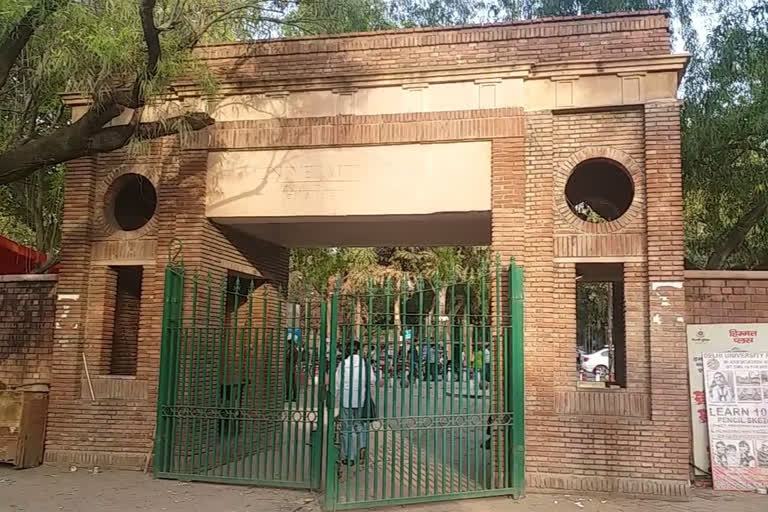 delhi university