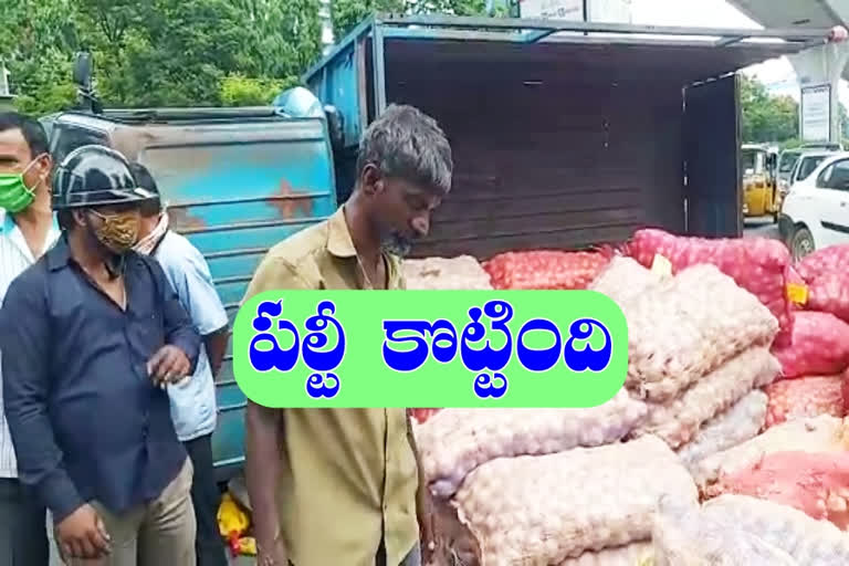 Onion DCM rolls in front of Gandhi Bhavan at nampally hyderabad