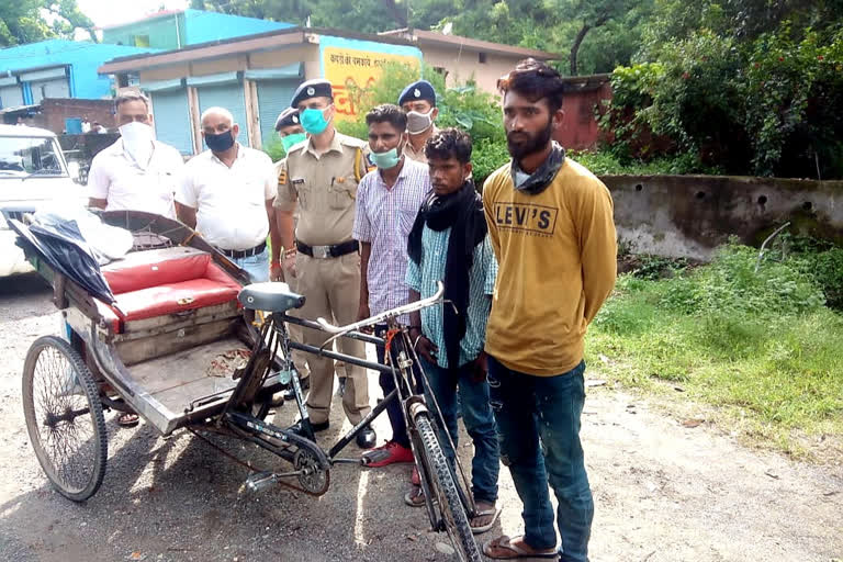 police arrested 3 people with charas in paonta sahib