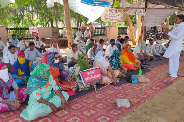 sacked pti teacher protest in bhiwani