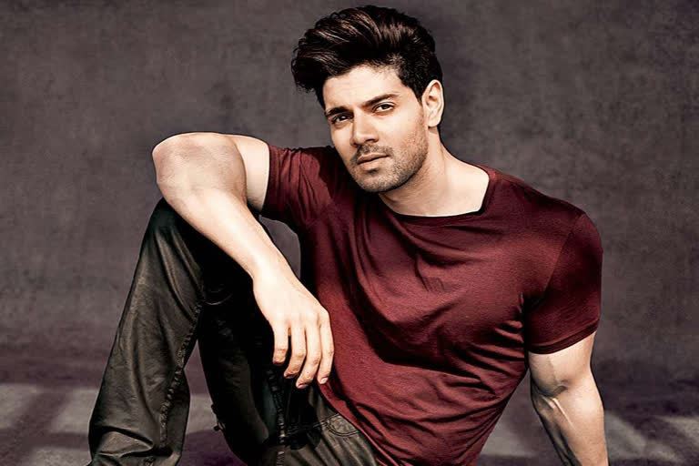 Sooraj Pancholi denounced reports connection with Disha Salian