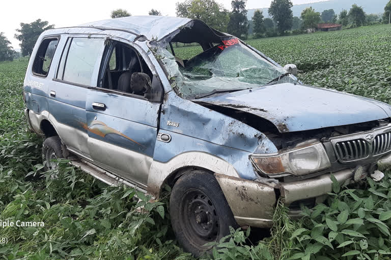 uncontrolled-car-enters-farm-4-people-hurt