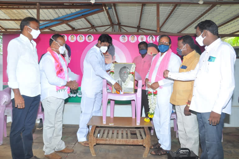 MLA Shankar Nayak Pays Tribute to Professor Jayashankar birth Anniversary