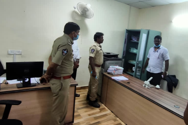 52-lakh-stolen-from-megha-engineering-company-in-west-godavari