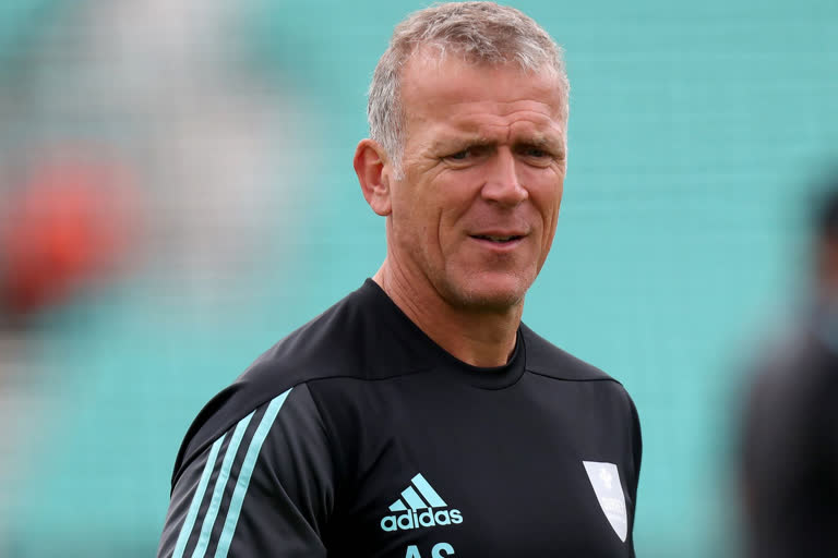 England, Pakistan, Alec Stewart, Old Trafford