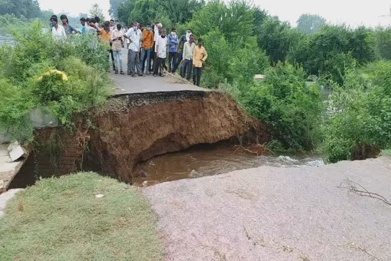 નડિયાદ પાસે મહી કેનાલમાં ગાબડું પડ્યું, ખેતરો અને ગામમાં પાણી ફરી વળ્યાં