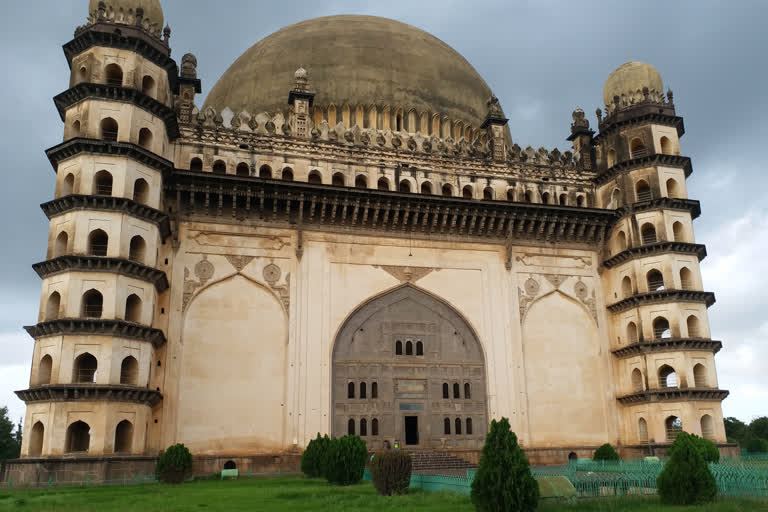 ಪ್ರವಾಸಿಗರಿಲ್ಲದೆ ಬಣಗುಡುತ್ತಿರುವ ಪ್ರವಾಸಿತಾಣಗಳು