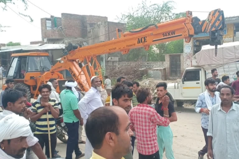 jaipur news, road accident, truck and crane Collision