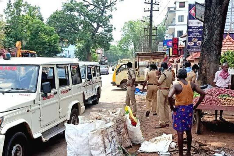 DISTRICT_POLICE  REGARDING_SHOPS  WARNING  വഴിയോര കച്ചവടം  അനധികൃത കച്ചവടം  കൊവിഡ് നിയന്ത്രണം  കച്ചവട നിയന്ത്രണം  ജില്ലാ കലക്ടര്‍