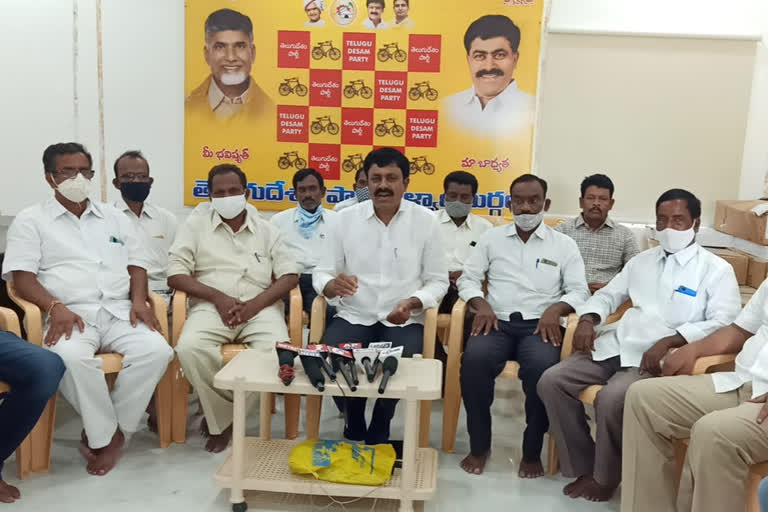 ananthapuram district kalyanadurgam tdp incharge umamaheswara naidu about amaravathi