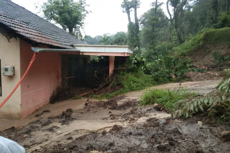 Hill collapse   In  Moodigere