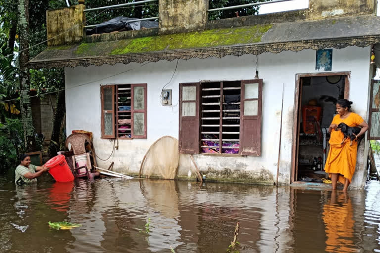 Alappuzha  camps have been opened i  ആലപ്പുഴ  ദുരിതാശ്വാസ ക്യാമ്പുകൾ  കാലാവർഷം  പമ്പാ - അച്ചൻ കോവിൽ