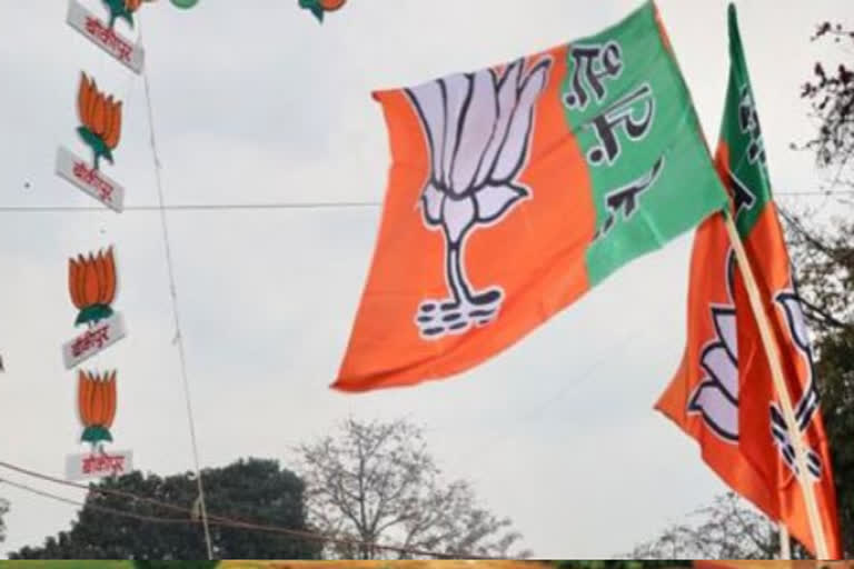 Now-BJPs-turn:-Six-MLAs-shifted-to-Gujarat