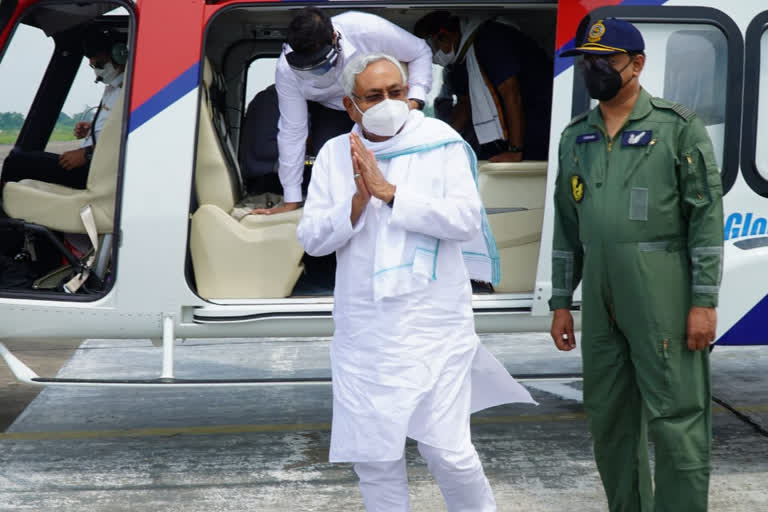 CM Nitish arrives at Chunapur Military Airport