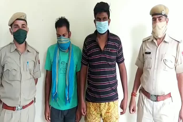 Liquor smuggling,  Liquor smuggler arrested,  alcohol traffickers arrested in sikar