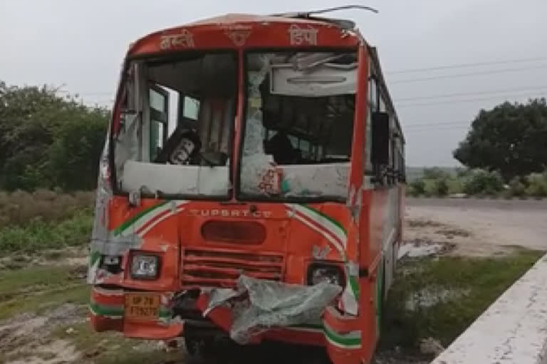 30 injured in road accident