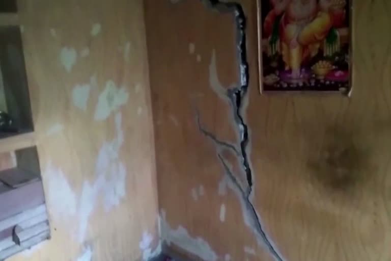 cracks in many houses