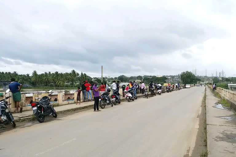 ಸೆಲ್ಫಿ ಸ್ಪಾಟ್ ಆದ ಕಪಿಲಾ ನದಿ ಸೇತುವೆ