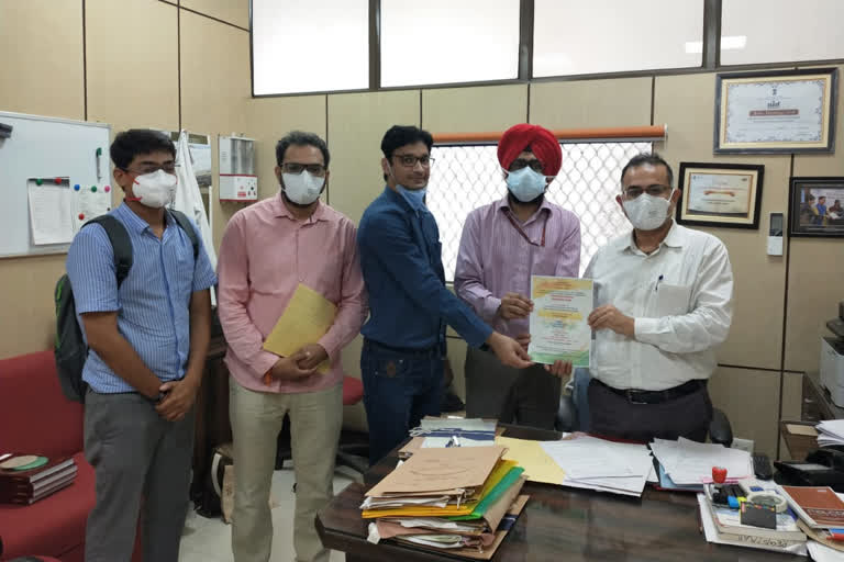 aiims RDA vice president dr. amandeep singh appealed people to donate blood on 14 august