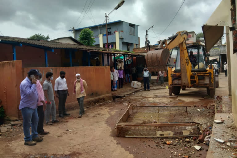 Clearing illegal stores in hubballi