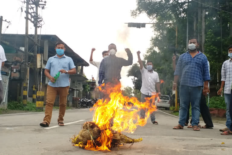 AASU pressmeet and effigy burn at Golagaht