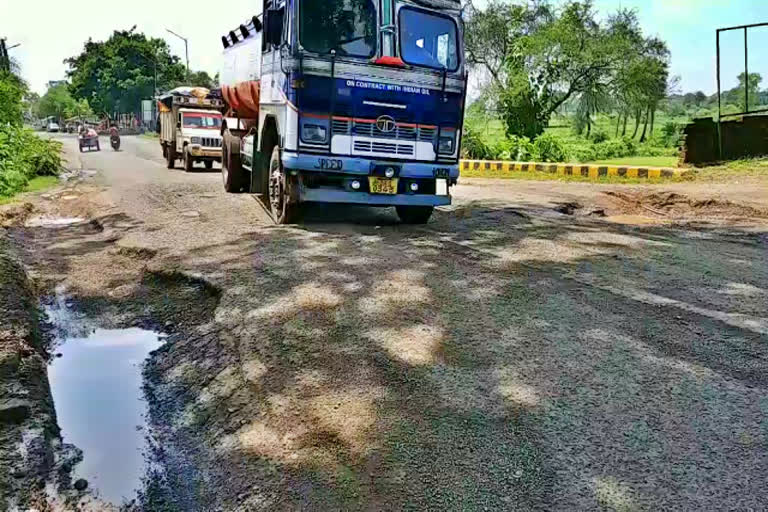 bad condition of road in dumka