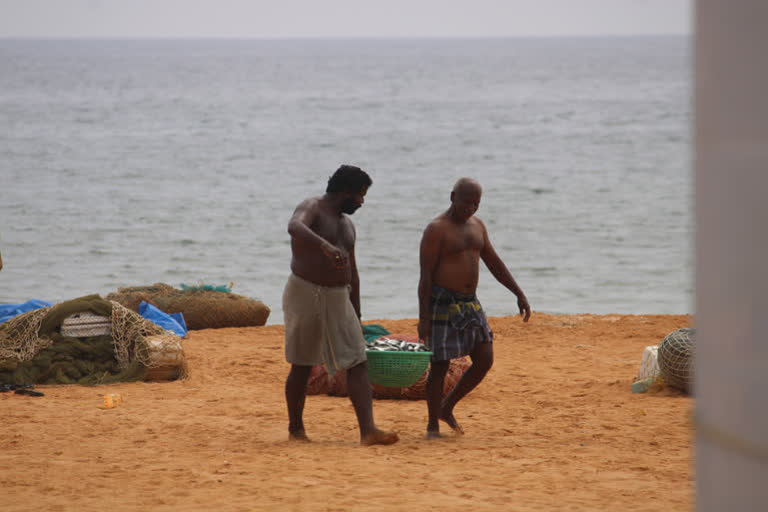 thiruvanathapuram  fishing  ban on fishing till wednesday  തിരുവനന്തപുരം  മത്സ്യബന്ധനം  മത്സ്യ ബന്ധനത്തിന് നിരോധനം  മത്സ്യ ബന്ധനം