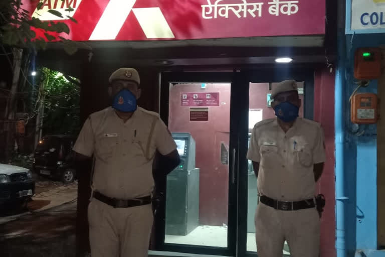 baba haridas nagar police tight security at night to stop atm robbery cases in dwarka